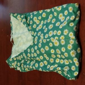 Weekend by Suzanne Betro top. Green with yellow daisies 2xl